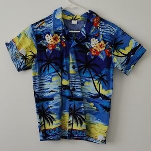🎉4/$20Boy's Tropical Blue Hawaiian Shirt W. Coconut Buttons